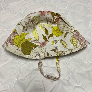 NWOT VOLCOM INFANT SUN HAT - 3-6 MONTHS